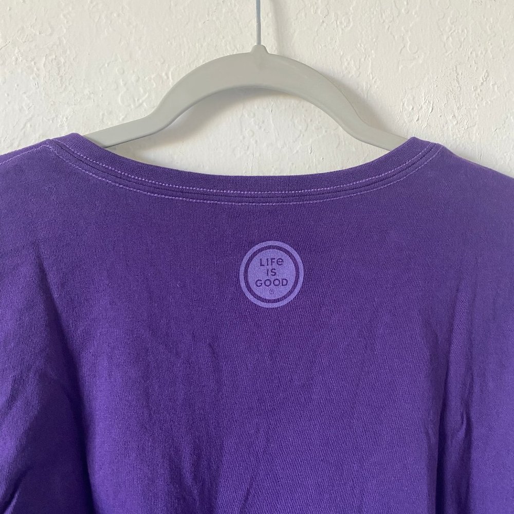 Life Is Good Womens Crusher Tee Size XS Read Between The Wines V Neck Shirt Top - Picture 7 of 10